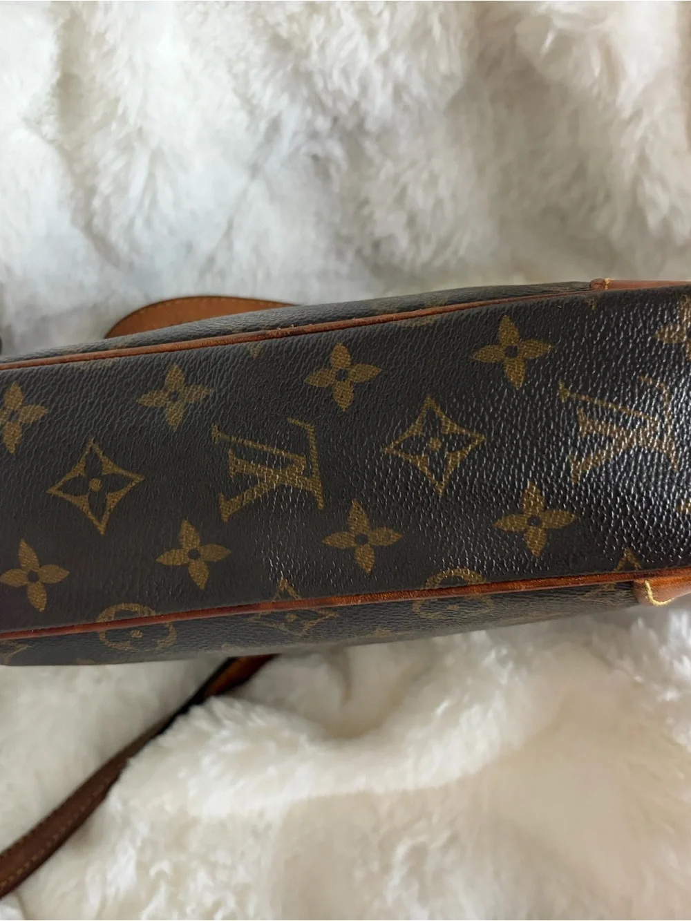 Vintage Louis Vuitton Monogram Trocadero 27 Crossbody Bag Authentic